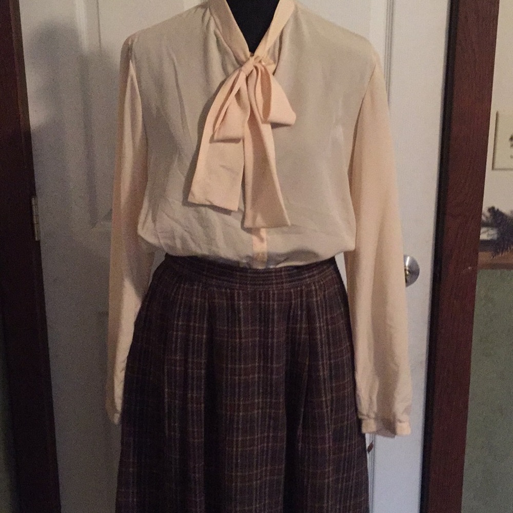 Versatile fall staple-Vintage wool skirt